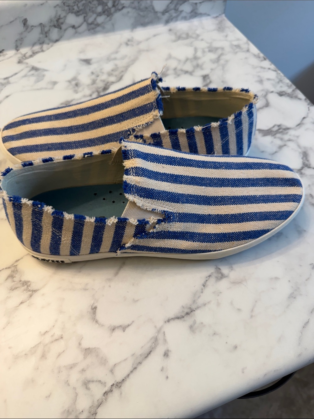 SeaVees Blue & Cream Striped Slip-On Sneakers size 10